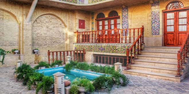بهترین سامانه برای رزرو هتل در شیراز