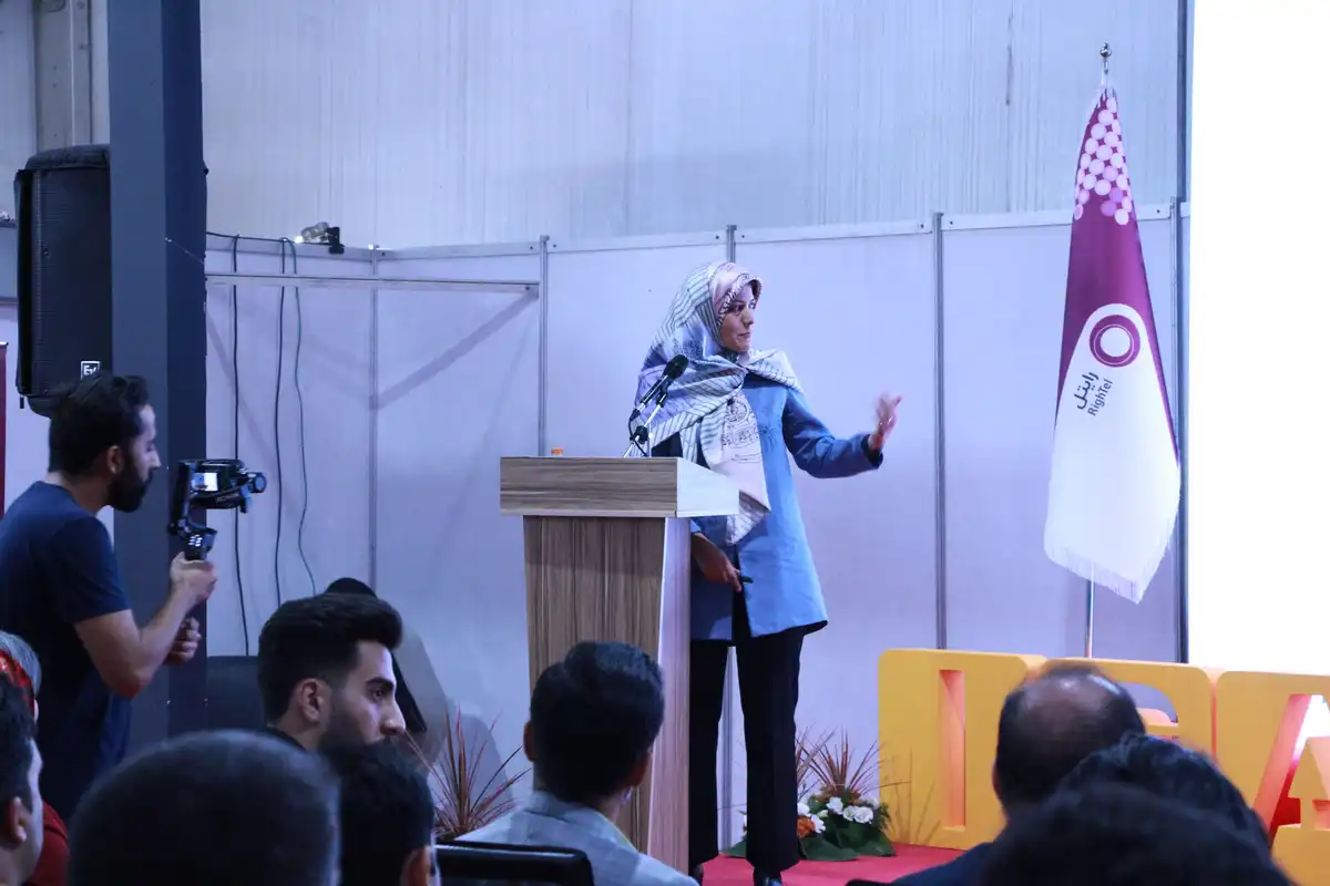 آسیه حاتمی، مدیرعامل مجموعه ایران تلنت آسیه حاتمی، مدیرعامل مجموعه ایران تلنت