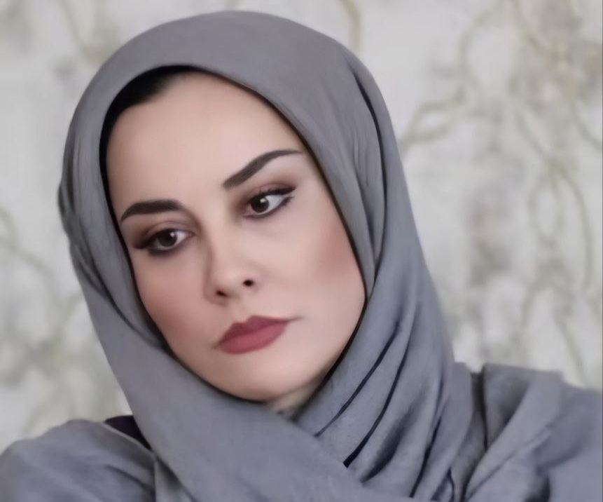 آشا محرابی، نویسنده، بازیگر و کارگردان تئاتر آشا محرابی، نویسنده، بازیگر و کارگردان تئاتر