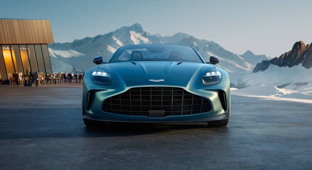استون مارتین سوپرکار جدید خود را با Vantage Roadster 2026 رونمایی میکند