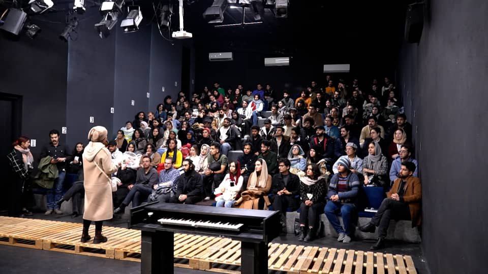 نشست پرسش و پاسخ عوامل نمایش «پس از» با دانشجویان ۴ دانشگاه تهران نشست پرسش و پاسخ عوامل نمایش «پس از» با دانشجویان ۴ دانشگاه تهران