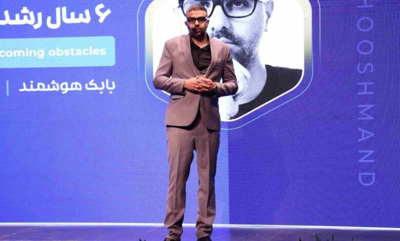 بابک هوشمند از چالش‌ها و مزایای معماری برند چتری در زودکس می‌گوید