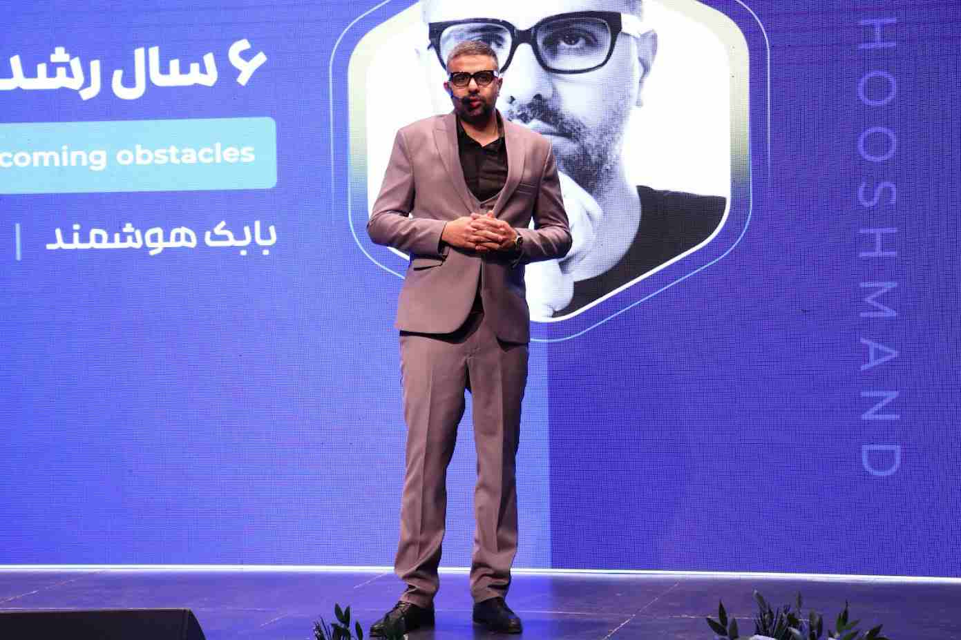 بابک هوشمند از چالشها و مزایای معماری برند چتری در زودکس میگوید