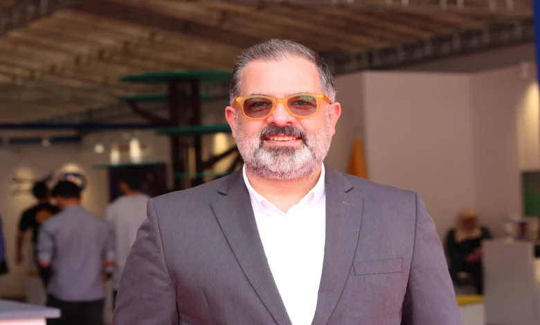 احسان حق به جانب