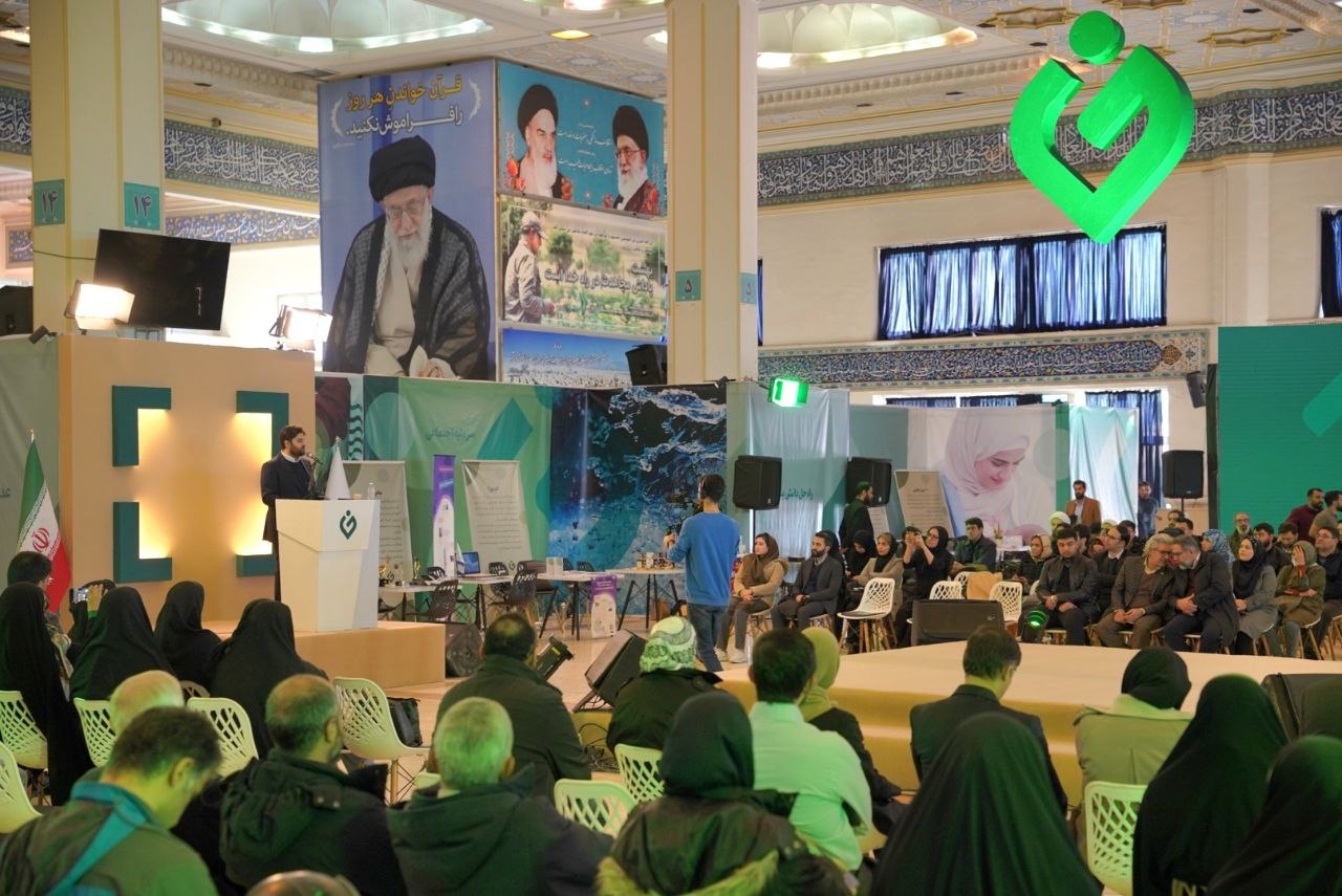دکتر خاکدامن، مدیرعامل مؤسسه دانشبنیان دکتر خاکدامن، مدیرعامل مؤسسه دانشبنیان