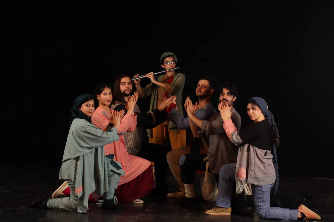 افسانه پرِ طلایی