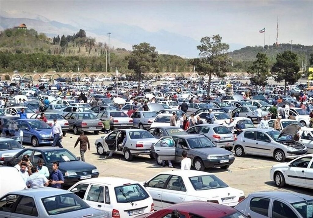 قیمت خودرو سریعتر از تورم رشد کرد/ اعتراض به موج تازه گرانی +جدول