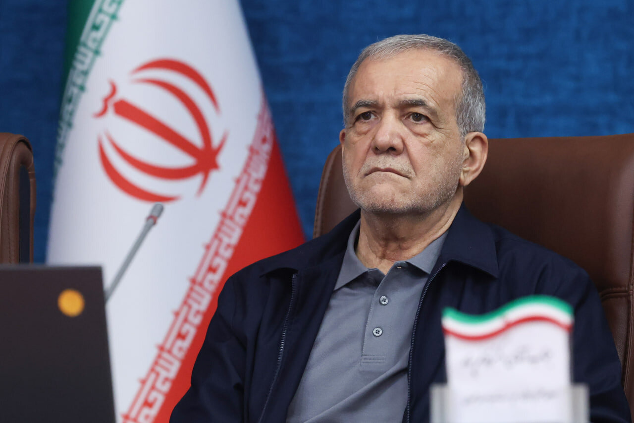 پزشکیان: اگر مردم را به صرفهجویی دعوت میکنیم، دولت باید پیشگام باشد