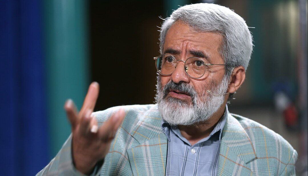 [عباس سلیمی نمین] برای آگاهی جامعه ارزش فوق‌العاده قائل بود