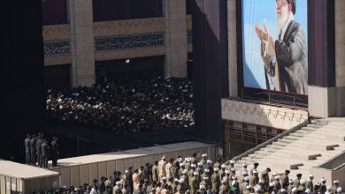 ویدیو| پیکر رهبر شهید انقلاب در حال انتقال به ایران