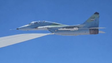 کدام جنگنده هواپیمای رهبر شهید را اسکورت کرد