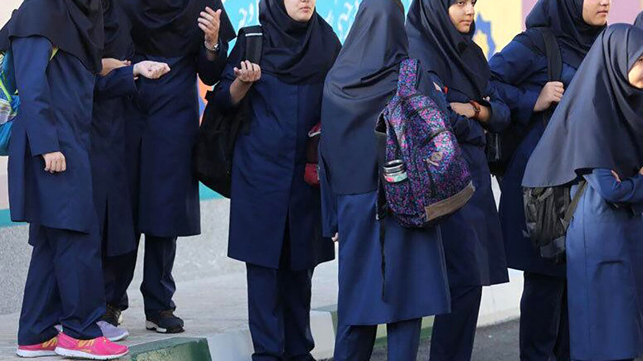 مدرسه دخترانه - دبیرستان دخترانه - دختران دانش آموز
