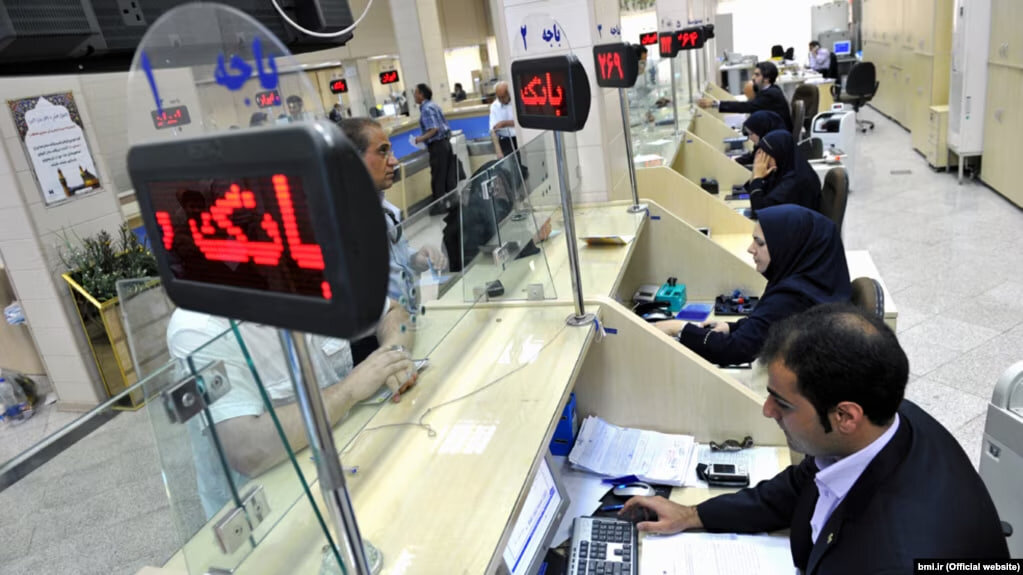 تغییر ساعت کاری ادارات و بانکها؛ زمان فعالیت دستگاههای دولتی اعلام شد