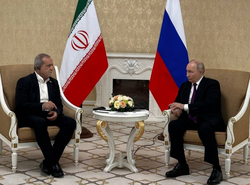 پوتین در دیدار پزشکیان: سلام مرا به آیت‌الله سیدمجتبی خامنه‌ای برسانید +ویدیو