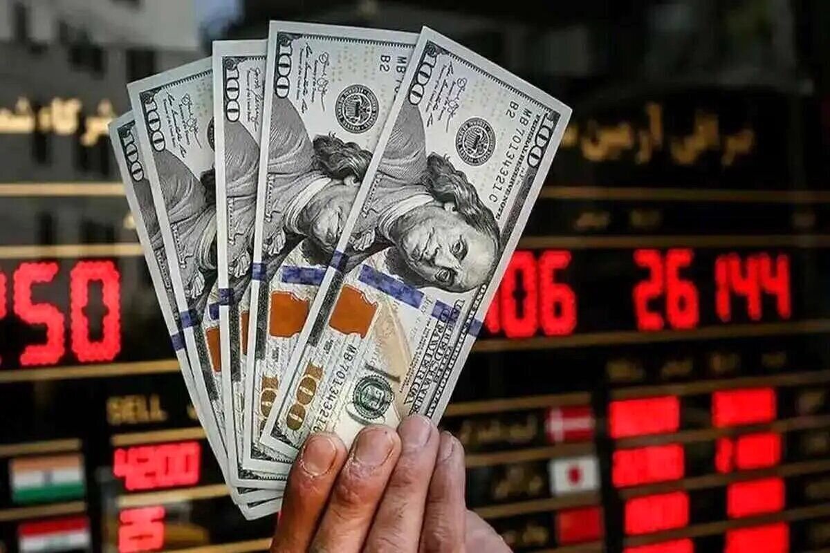 چرا بانک مرکزی تا دلار ۲۷۰ هزارتومانی صبر کرد؟ / پیش‌بینی عبور دلار از ۳۰۰ هزار تومان تا پایان سال