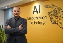 احسان عزیزی، مدیرعامل اول AI